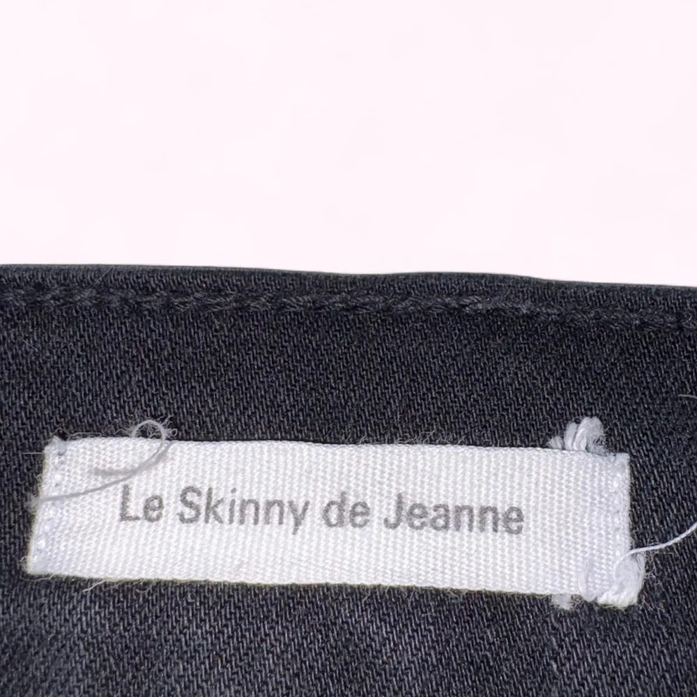 FRAME Denim Le Skinny de Jeanne Black Distressed Jeans Size 25